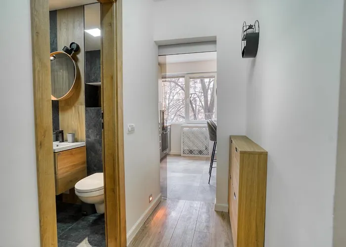 Chic Retreat: Newly Renovated 1br