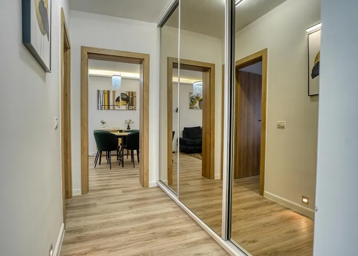 Chic Retreat: Newly Renovated 1br Bukurešť