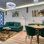 Chic Retreat: Newly Renovated 1br * Bukurešť