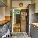Chic Retreat: Newly Renovated 1br Apartmán *