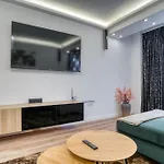 Chic Retreat: Newly Renovated 1br Apartmán *