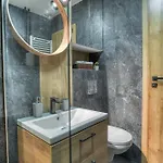 Chic Retreat: Newly Renovated 1br Apartmán *