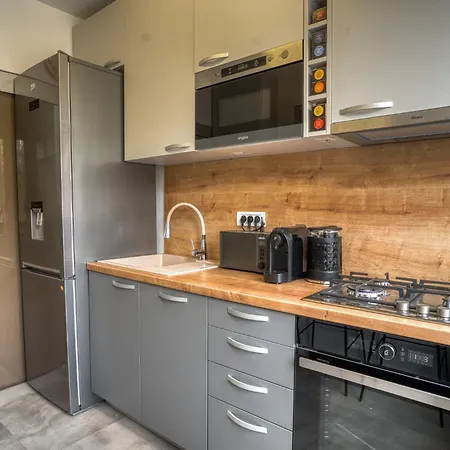 Apartament Chic Retreat: Newly Renovated 1br