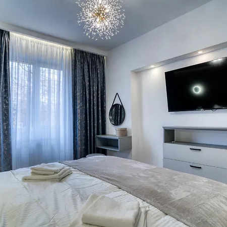 Chic Retreat: Newly Renovated 1br Apartment Bukarest
