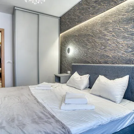 Apartament Chic Retreat: Newly Renovated 1br