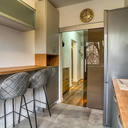 Chic Retreat: Newly Renovated 1br *