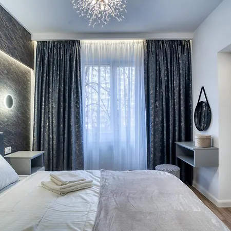 Chic Retreat: Newly Renovated 1br Apartament *