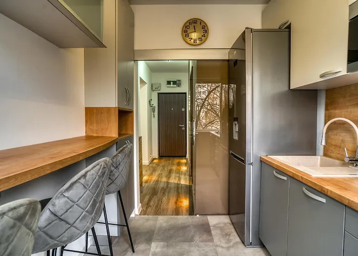 Chic Retreat: Newly Renovated 1br Apartament *