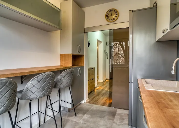 Chic Retreat: Newly Renovated 1br *