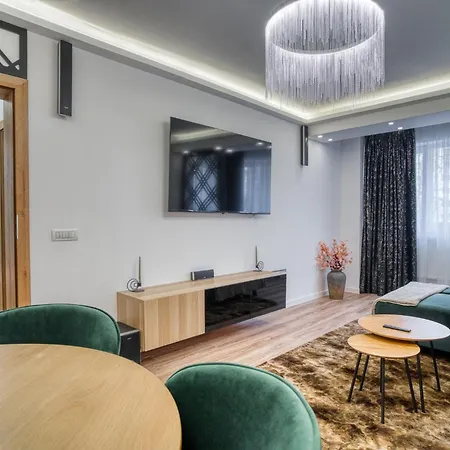 Chic Retreat: Newly Renovated 1br شقة *