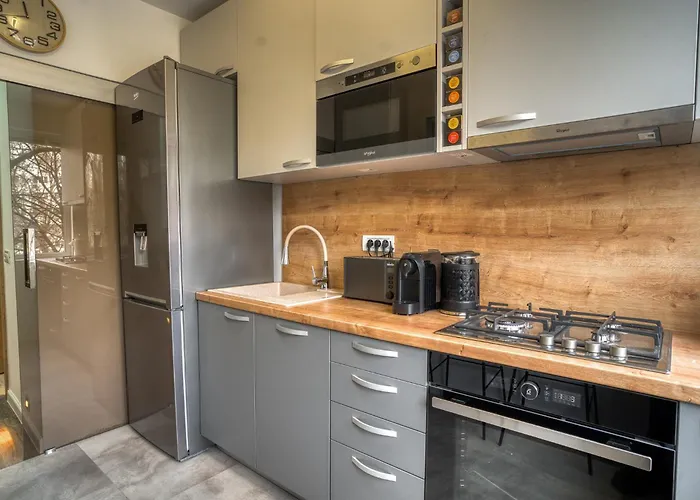 شقة Chic Retreat: Newly Renovated 1br