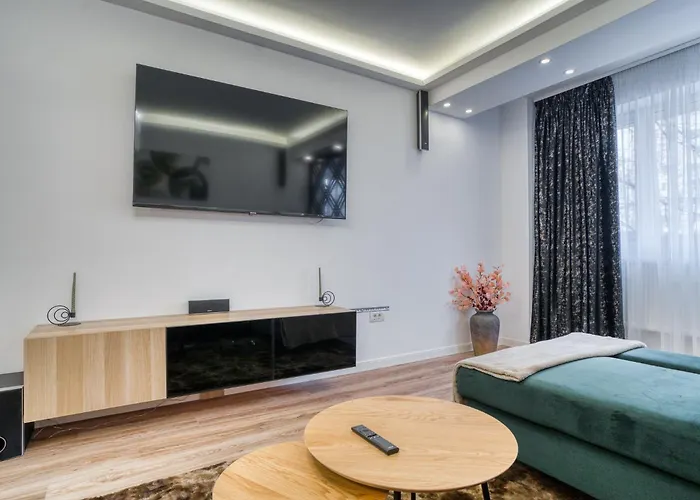 Chic Retreat: Newly Renovated 1br شقة *